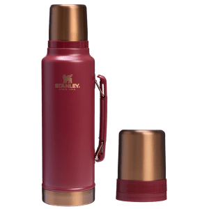 Stanley - Canada, The Holiday Legendary Classic Bottle w/Buddy Cups | 1.5 QT/8 OZ | 1.4 L / 0.2L