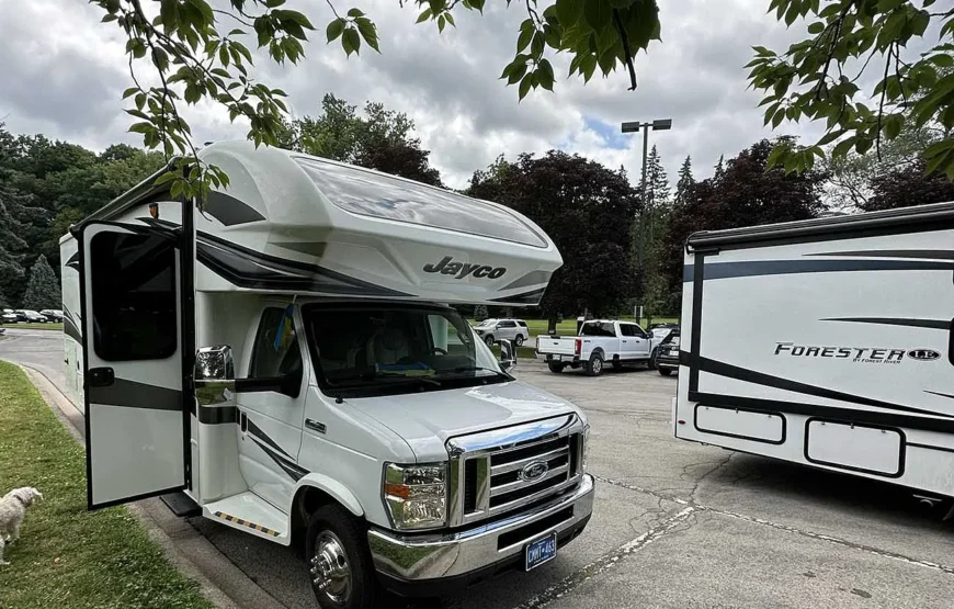 Hiking Tour on The Grotto from Toronto RV-Motorhome Tour