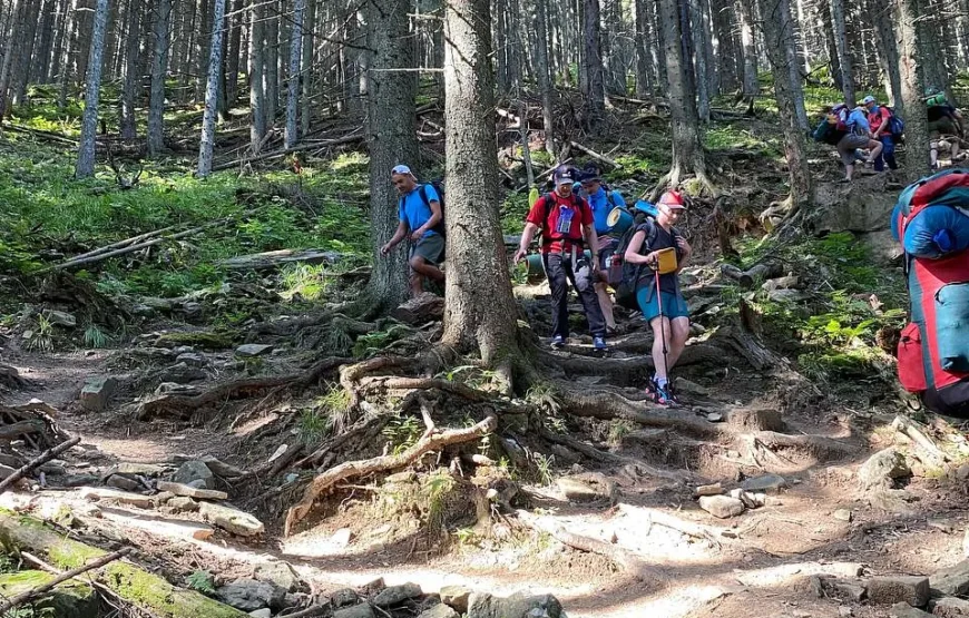 Hiking Tour on The Grotto from Toronto RV-Motorhome Tour