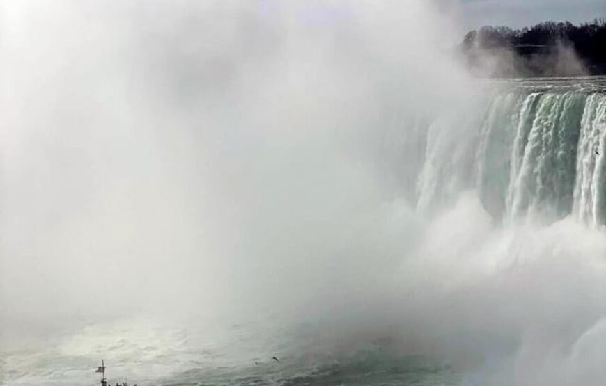 Toronto to Niagara Falls RV-Motorhome Tour with Driver-2Go