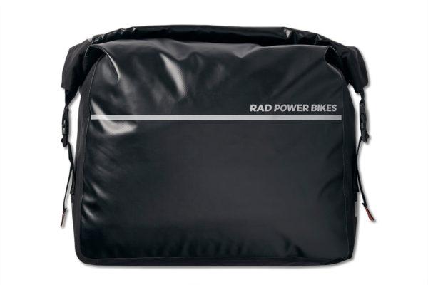 Get the most out of your RadWagon or RadRunner 3 Plus with our Ballard Cargo Bag. Featuring a detachable, zippered interior storage pouch, it's easier than ever to take your items with you - without having to take the whole bag off your bike.