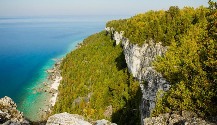 Discover 10 hidden gems of Ontario, from scenic trails to charming towns. Get tips on what to bring, when to visit, and must-see spots for your next adventure!