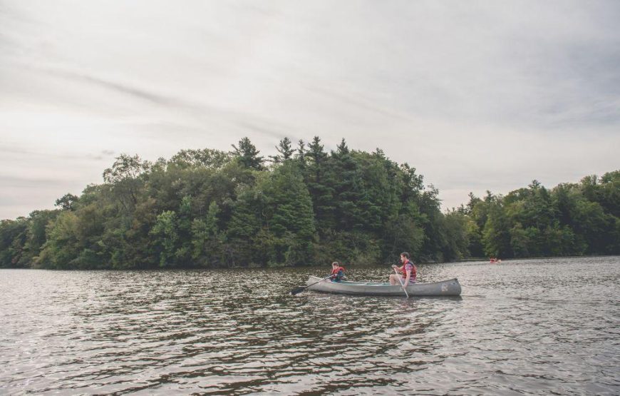 Kayaking tour on Island Lake from Toronto on RV – Motorhome