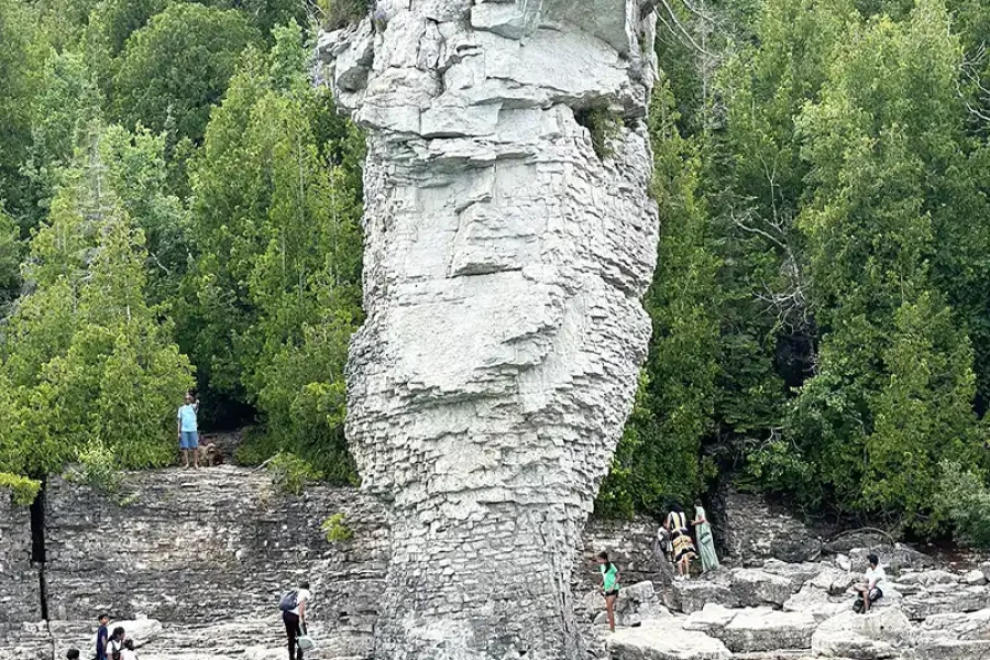 Tour on Flowerpot Island from Toronto RV-Motorhome Tour