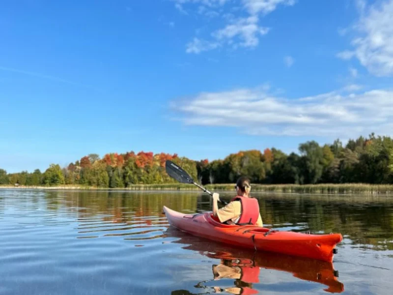 Kayaking tour on Island Lake from Toronto on RV – Motorhome