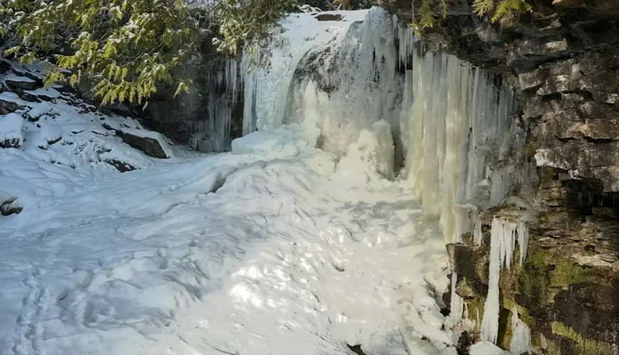 Frozen Waterfalls Near Toronto You Need to Visit This Winter