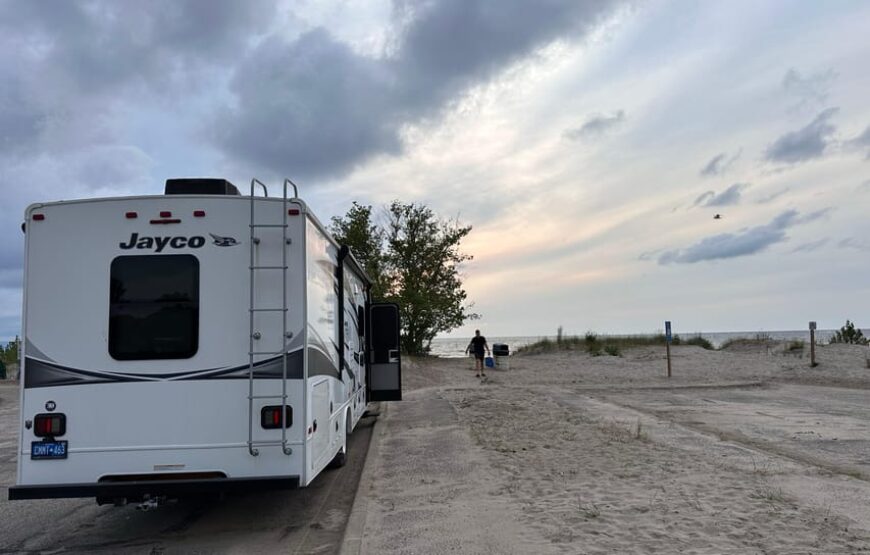 RV-Motorhome Tour to Wasaga Beach from Toronto