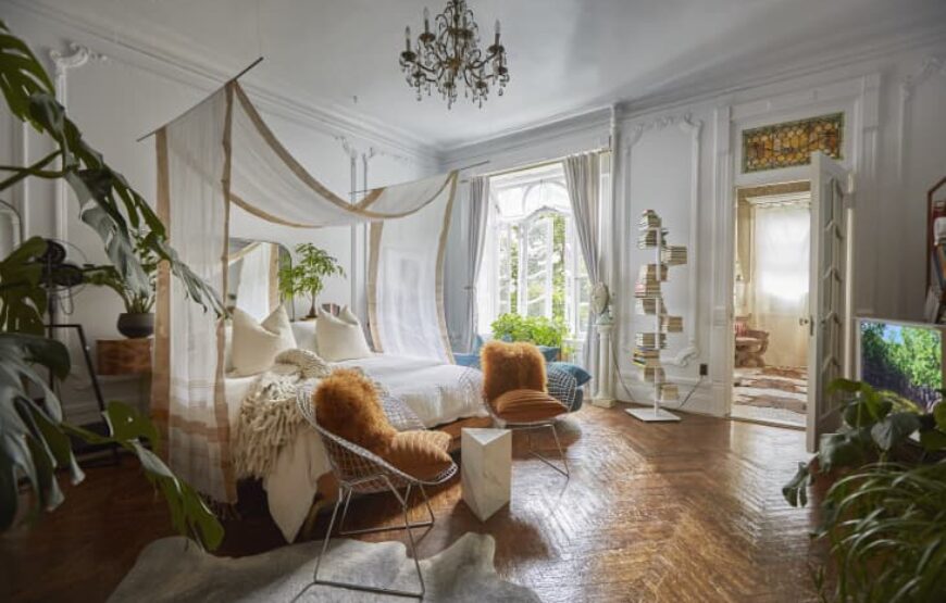 Lovely Parisian